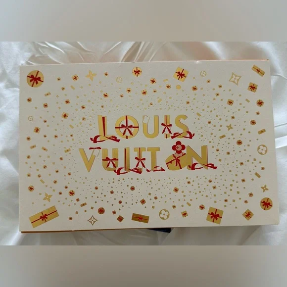 Louis Vuitton Wallet - Picture 12 of 12